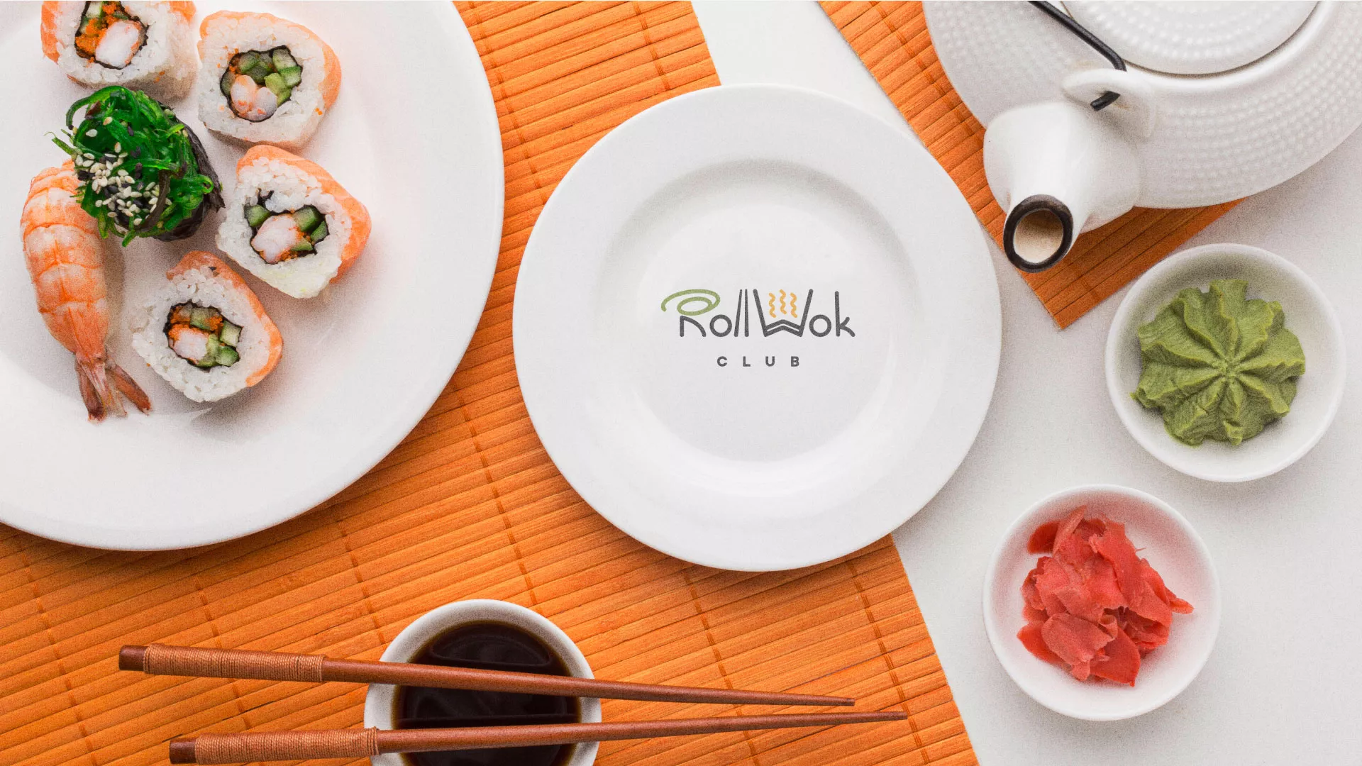 Разработка логотипа и фирменного стиля суши-бара «Roll Wok Club» в Южно-Сахалинске